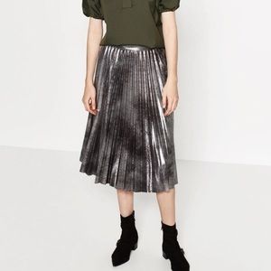 Zara Metallic Accordion Pleat Skirt-Size Medium